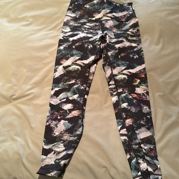 Lululemon tights - Picture 1 of 4